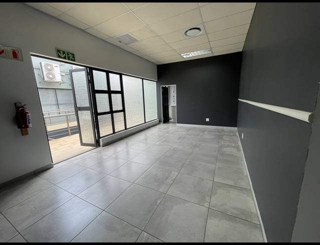 108M² OFFICE TO LET IN IMPALA PARK